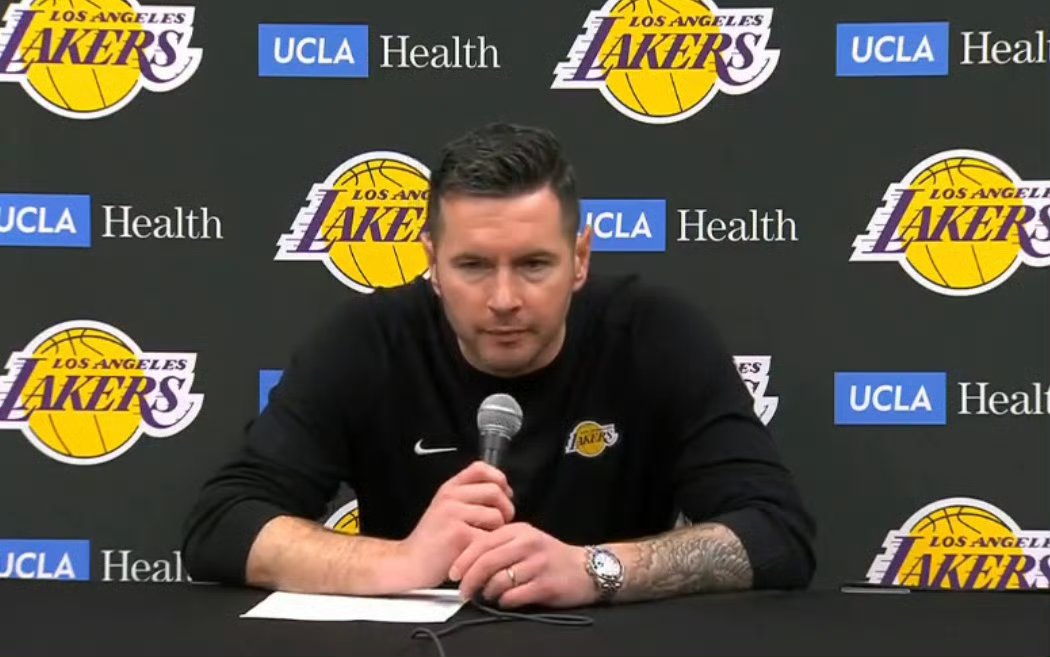 九游体育官网-FPX观众热烈欢呼！，纳达尔迎来十五赛季出色发挥比赛高潮迭起(英雄联盟纳尔)