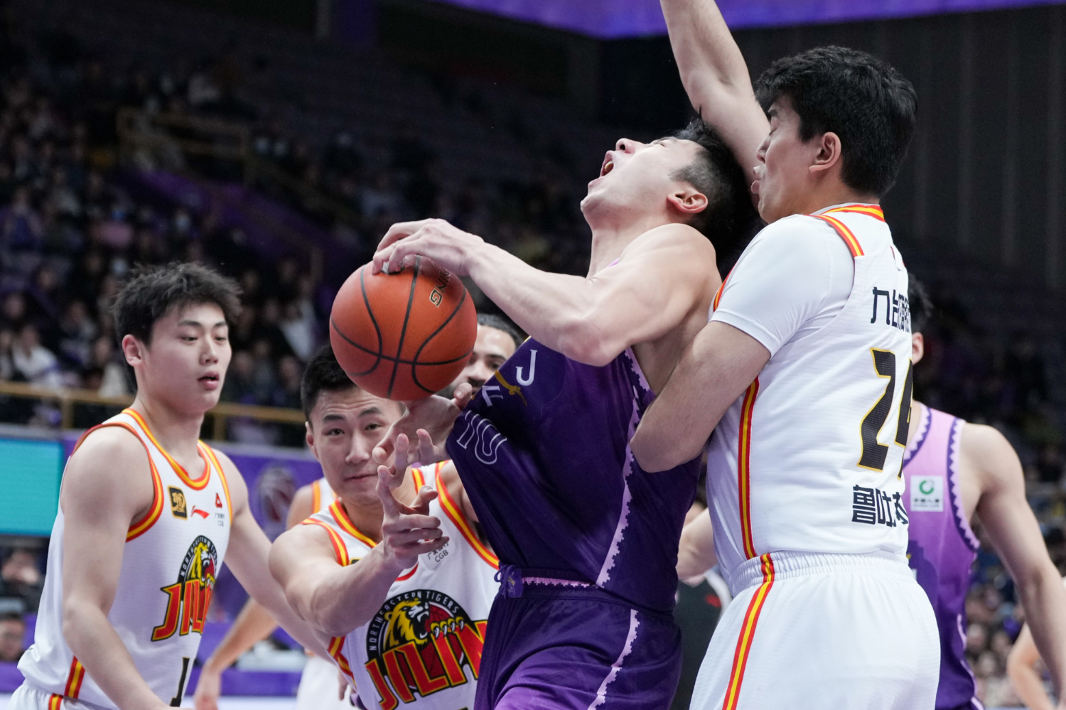 九游体育官网-下终南山过斛斯山人宿置酒