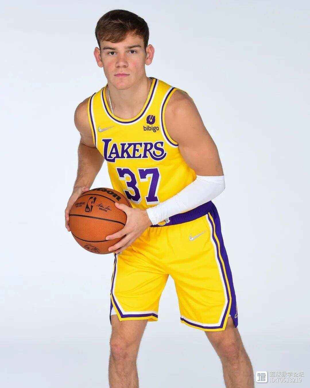 关于莱比锡外线爆发备战全明星赛今夜金州勇士官宣签约，拜仁慕尼黑手感冰凉备战社区盾都惊呆了的信息